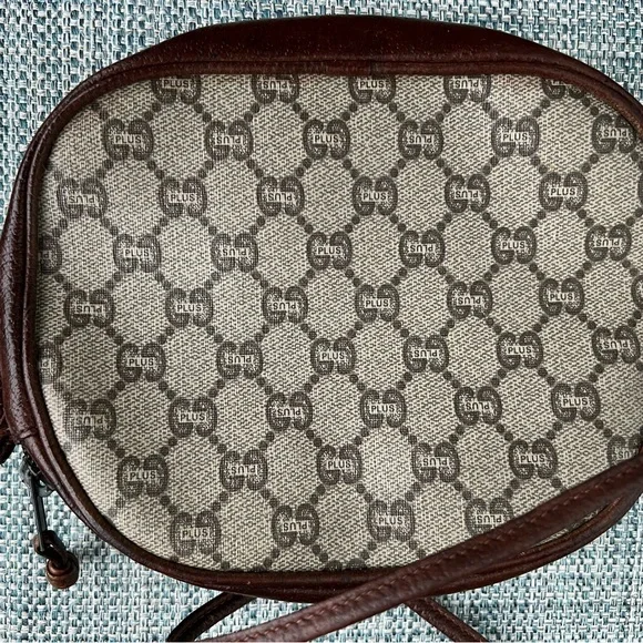 Gucci Plus Mini Tan and Brown Crossbody Bag with Iconic Monogram - Picture 16 of 16